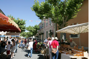 Grand marché Provençal le jeudi matin  OT Laragne